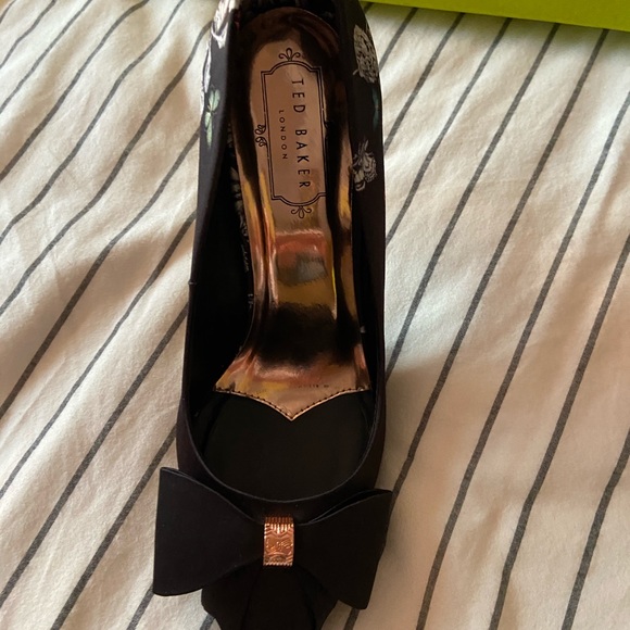Ted Baker Black Floral Pumps - Picture 4 of 4